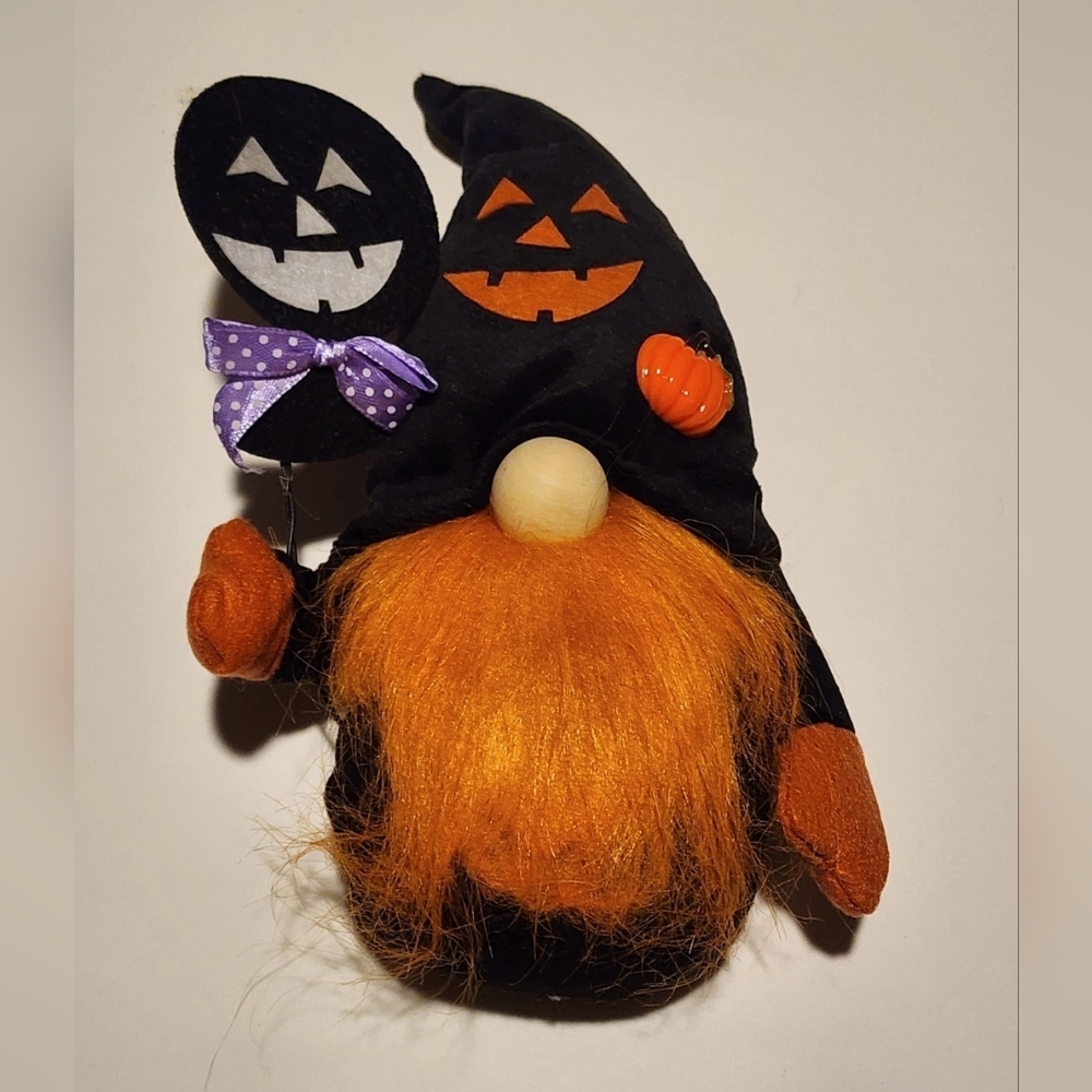 NWOT Halloween Gnome Girl Witch Elf Plush Balloon Decor Farmhouse Plaid KZ
